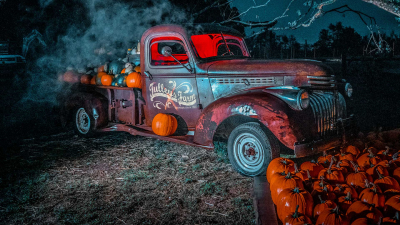 Pumpkin Nights Car attraction with lights